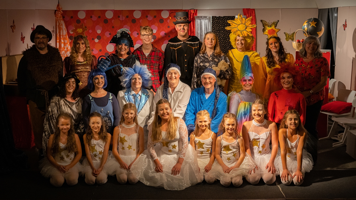 Gruppenfoto Peterchens und Annelieses Mondfahrt
(Foto: PM)