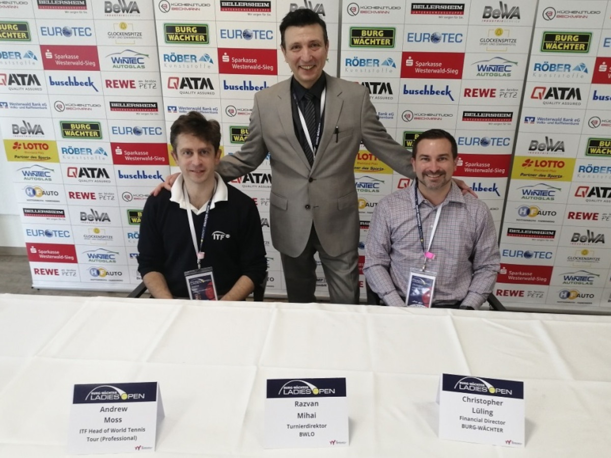 Freuen sich auf hoffentlich gute Matches (von links): Andrew Moss, Razvan Mihai und Christopher Lling. (Foto: vh)