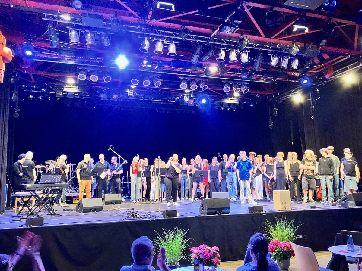 Das Konzert "it rocks" bietet den jungen Musikern der Kreismusikschule Jahr f�r Jahr eine gro�e B�hne. (Foto: Kreismusikschule/Stefanie Neuhoff)