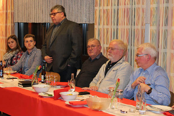 Michael Mahlert stellt seine Arbeit als 1. Beigeordneter vor. Von rechts: Volker Mendel, Jrgen Trenck, stellvertretender Vorsitzender des SPD-Ortsvereines, Thomas Eckart, Vorsitzender des SPD-Ortsvereins, Michael Mahlert, Martin Diedenhofen. Foto: SPD