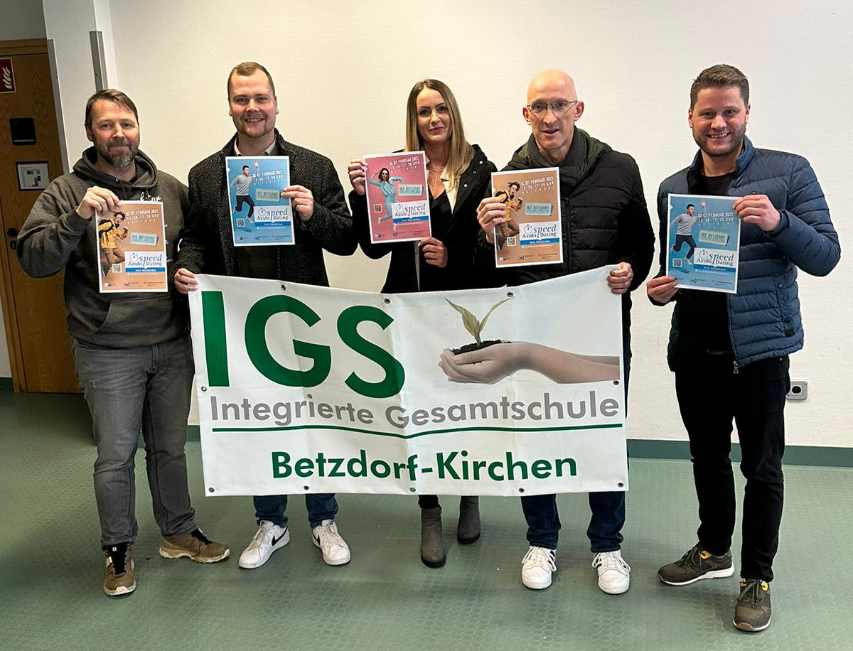 Das Orga-Team 2023 (_v. l. n. r._): Martin Walter (IGS-Betzdorf-Kirchen), Frederik Fein (IHK-Koblenz), Alexandra Enke (Agentur fr Arbeit Altenkirchen), Thomas Neumann (Agentur fr Arbeit Altenkirchen) und Lars Lettau (IHK-Koblenz). Foto: IHK Koblenz