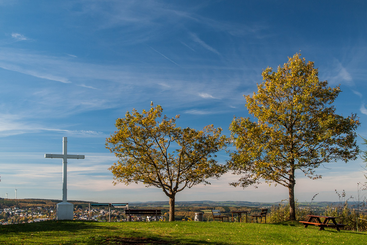 Ziel zum Durchatmen und Genieen: Der KuV fhrt in der Saison 2022 zu Fu und mit dem Rad zum Steinerother Kopf. Foto: Frank Muckle