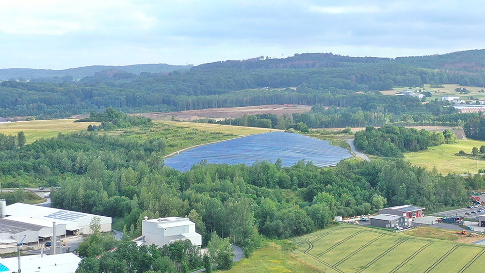 Die Ortsgemeinde Boden plant einen neuen Solarpark. Er soll in unmittelbarer nrdlicher Nachbarschaft zum bereits bestehenden Solarpark Steinkaut entstehen. Der Verbandsgemeinderat Montabaur steht dem Vorhaben positiv gegenber. Foto: VG Montabaur/Olaf Nitz