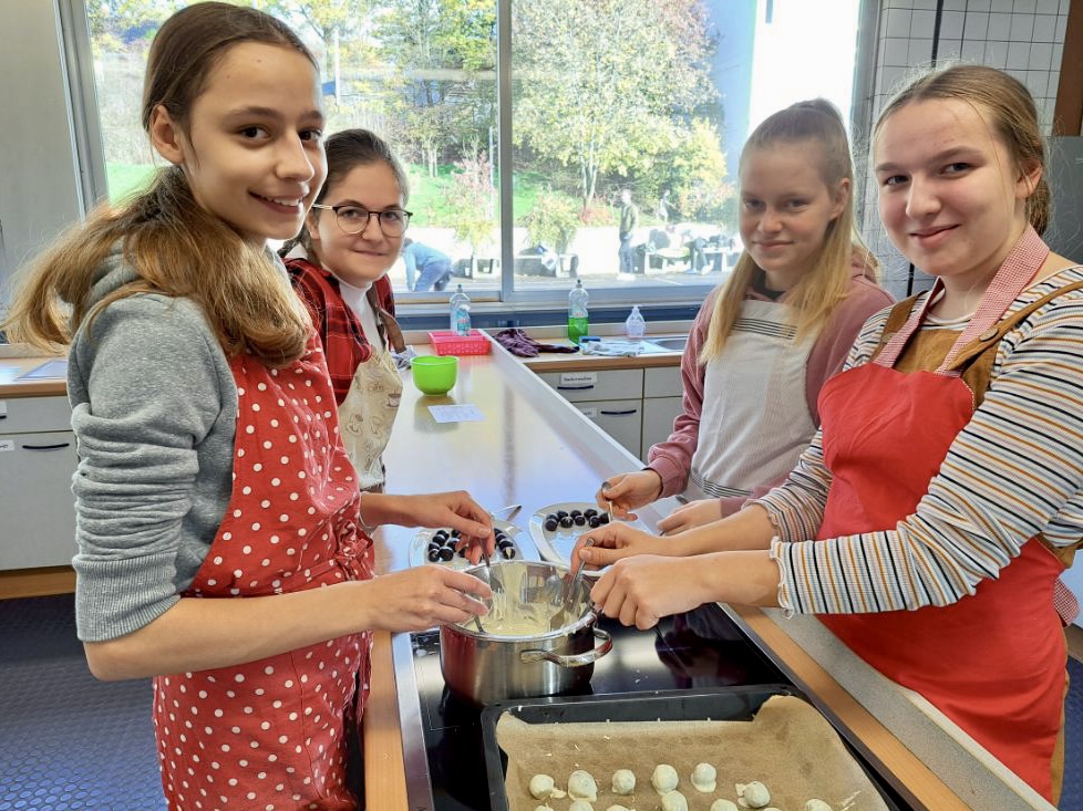 Pralinenherstellung
(Foto: Marion-Dnhoff-Realschule plus)