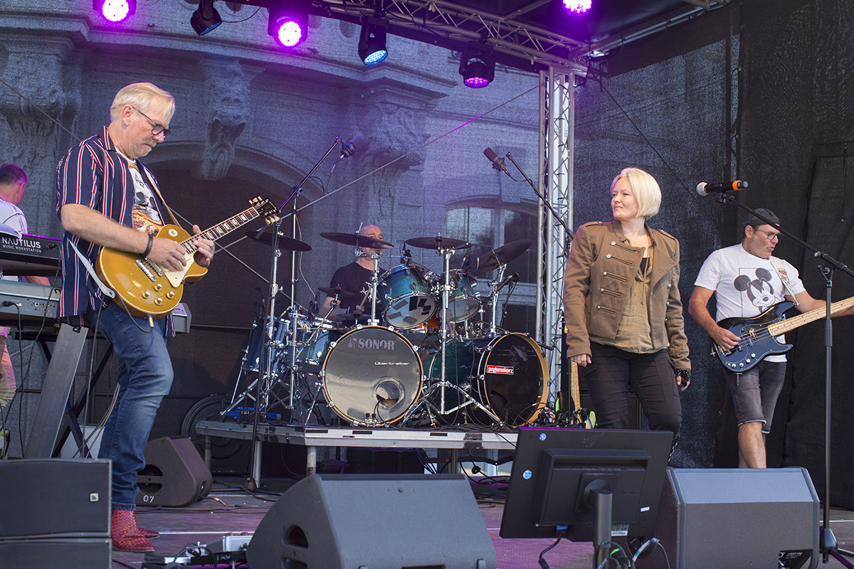 Rock-Konzert im Engerser Schlosshof