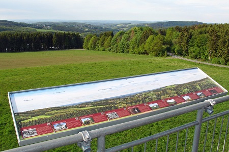 Neue Informationstafel am Barbaraturm in Malberg