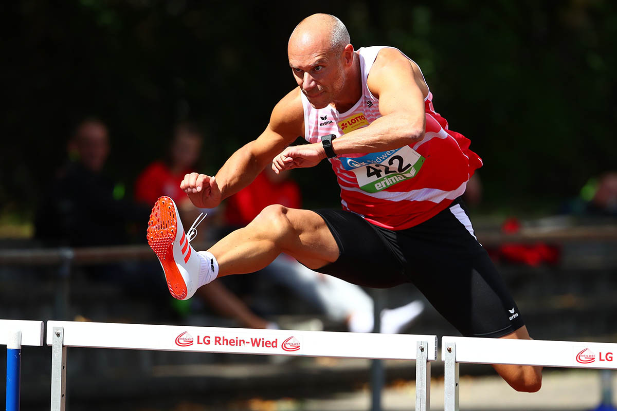 Markus Paque setzte sich in Solingen mit seiner 110-Meter-Hrden-Zeit von 16,23 Sekunden an die Spitze der deutschen Jahresbestenliste der Altersklasse M45. Weltweit ist es aktuell die zweitbeste Zeit in 2021. Foto: Verein