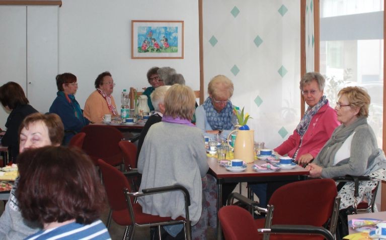 Bei den Frauentreffs in Puderbach steht neben dem gemeinsamen Frhstck auch immer ein Vortrag auf dem Programm. Foto: Privat