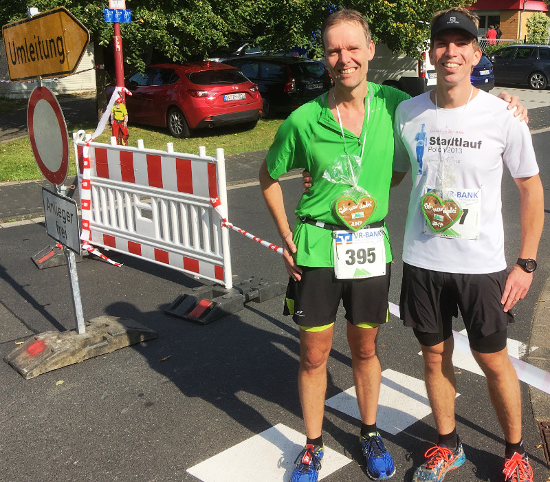 Jendrik Gra (rechts) und Erik Weler finishten den Halbmarathon. Foto: Lauftreff Puderbach