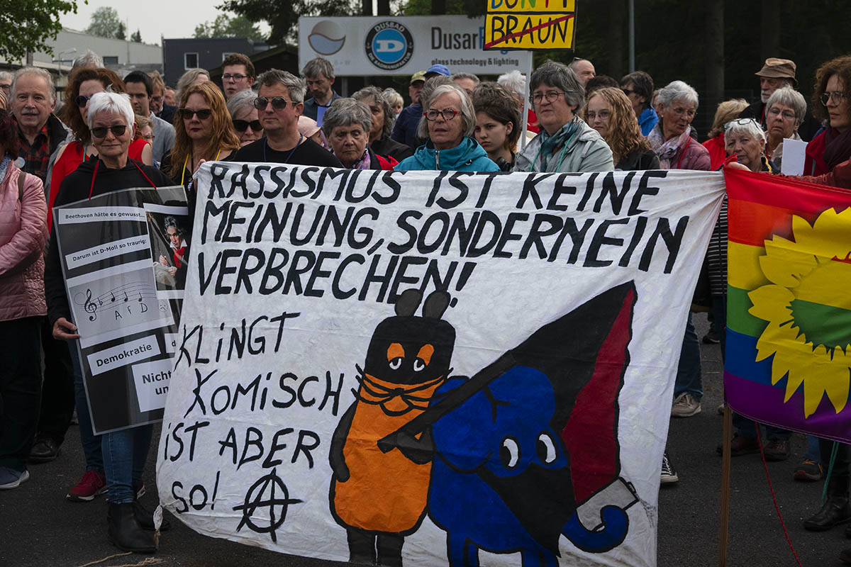 Anhausen: Menschenkette fr Demokratie und Zusammenhalt