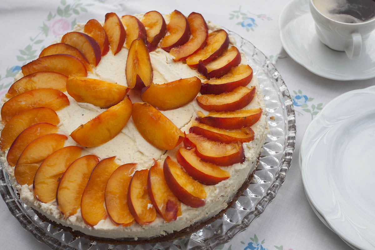 Westerwlder Rezepte - Fruchtig-cremige Nektarinentorte