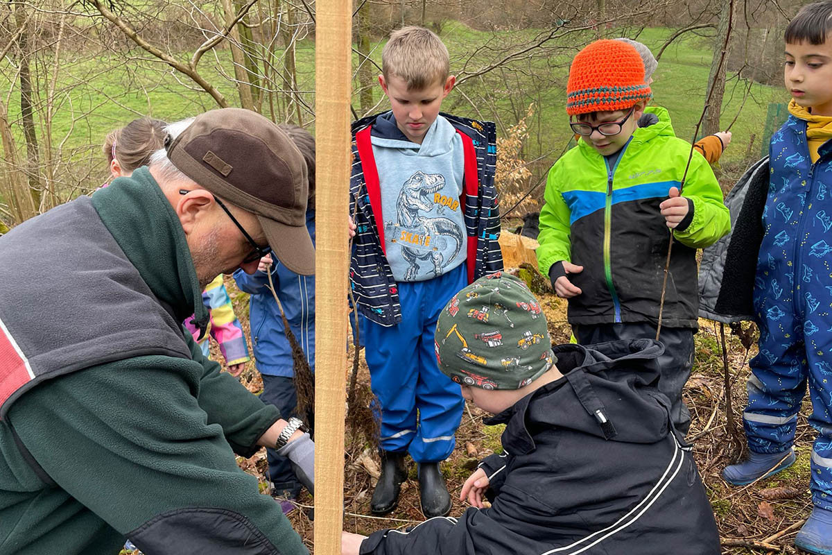 Schler pflanzten Bume in Raubach