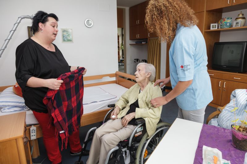 Auch Pflege will gelernt sein: Pflegehelfer-Lehrgang 2019