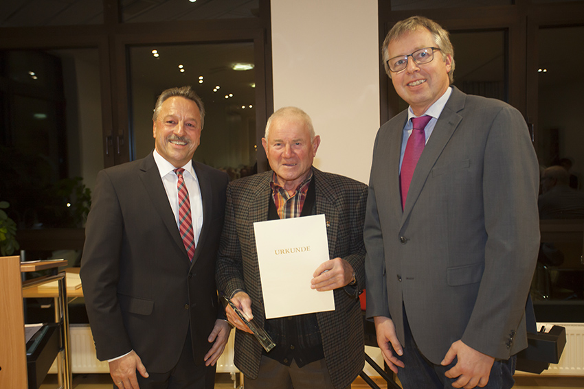 Der diesjhrige Ehrenamtspreis aus der Ortsgemeinde Oberraden geht an Heinz Philippi. Foto: Wolfgang Tischler