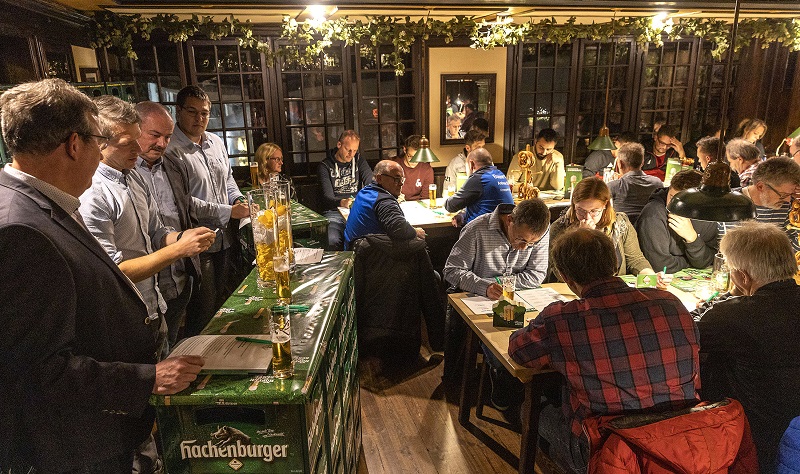 Die 40 Mannschaften fr den Hachenburger Pils-Cup 2020 wurden ausgelost. (Fotos: Westerwald-Brauerei)