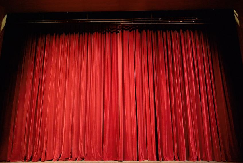 Am 8. November heit es "Vorhang auf!" (Symbolbild: Pixabay)