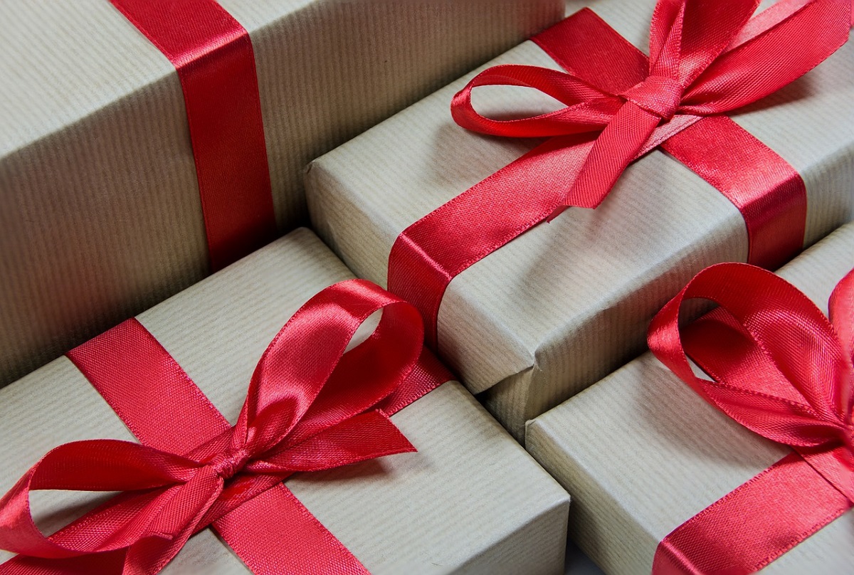 Besonders zur Weihnachtszeit: Wie das Paket schnell und sicher durch den Zoll kommt
