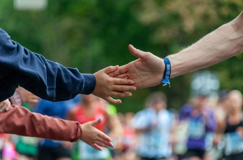 Laufen fr den guten Zweck: "Keep on Running, Running for Children" beim Windhagen-Marathon