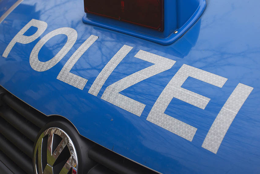 Polizei Linz: Hund beit Mann in Finger, Unfall und Diebstahl