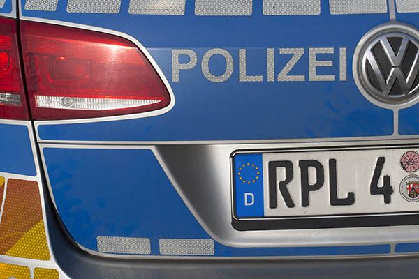 Person bei Kollision auf Supermarktparkplatz leicht verletzt