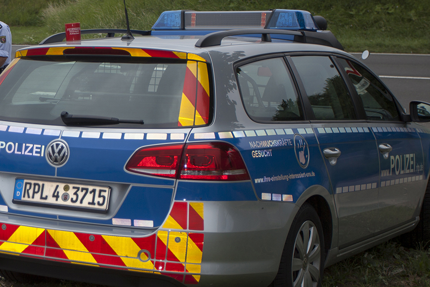 Straenverkehrsgefhrdung durch Rechtsberholen - Zeugensuche