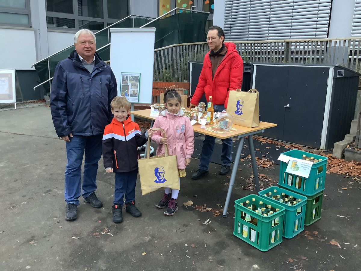 Nach dem Vorbild von St. Martin: Prachter Kinder veranstalten Spendenmarkt