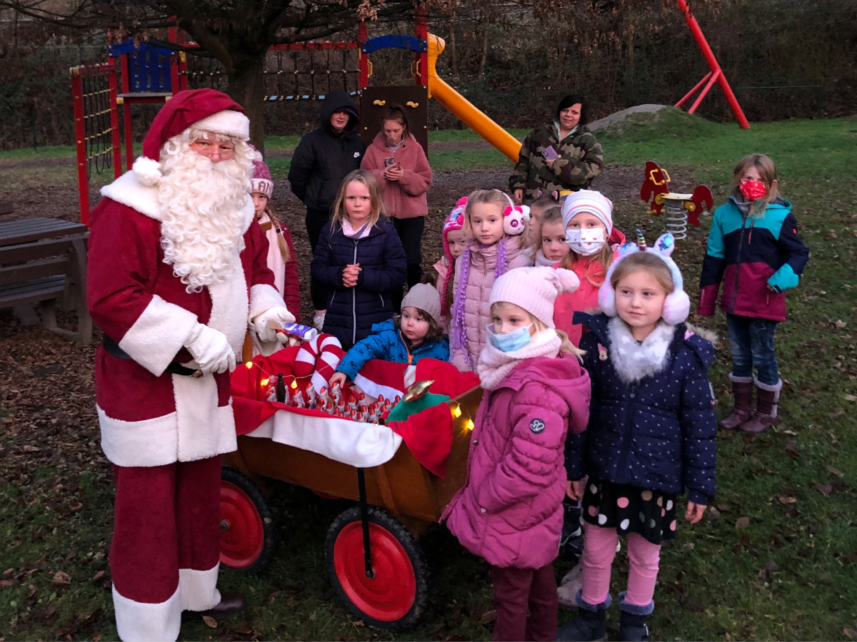 Der Nikolaus war in Pracht unterwegs. (Fotos: Gemeinde Pracht)