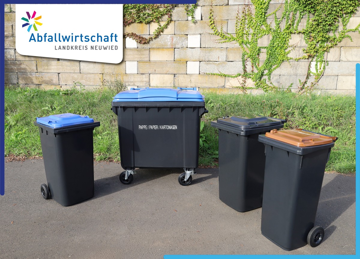 Der neue Abfallbeh�lter f�r Papierabfall im Landkreis Neuwied. Foto: Viktoria Naroschni