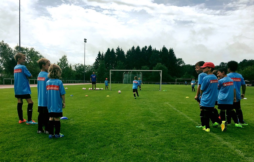 Pro90-Fuballschule mit Horst Kppel im Molzbergstadion