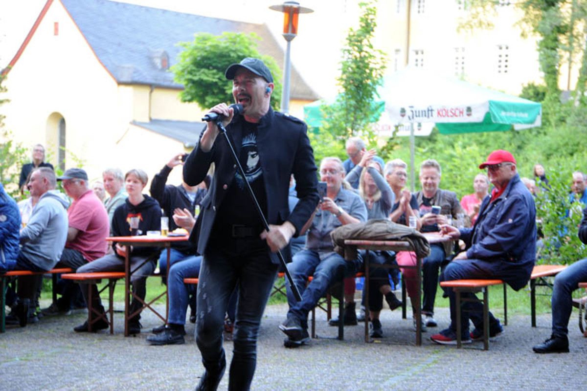 "Queen May Rock" machten den Anfang bei der Konzertreihe im Kloster Marienthal. (Fotos: KK)
