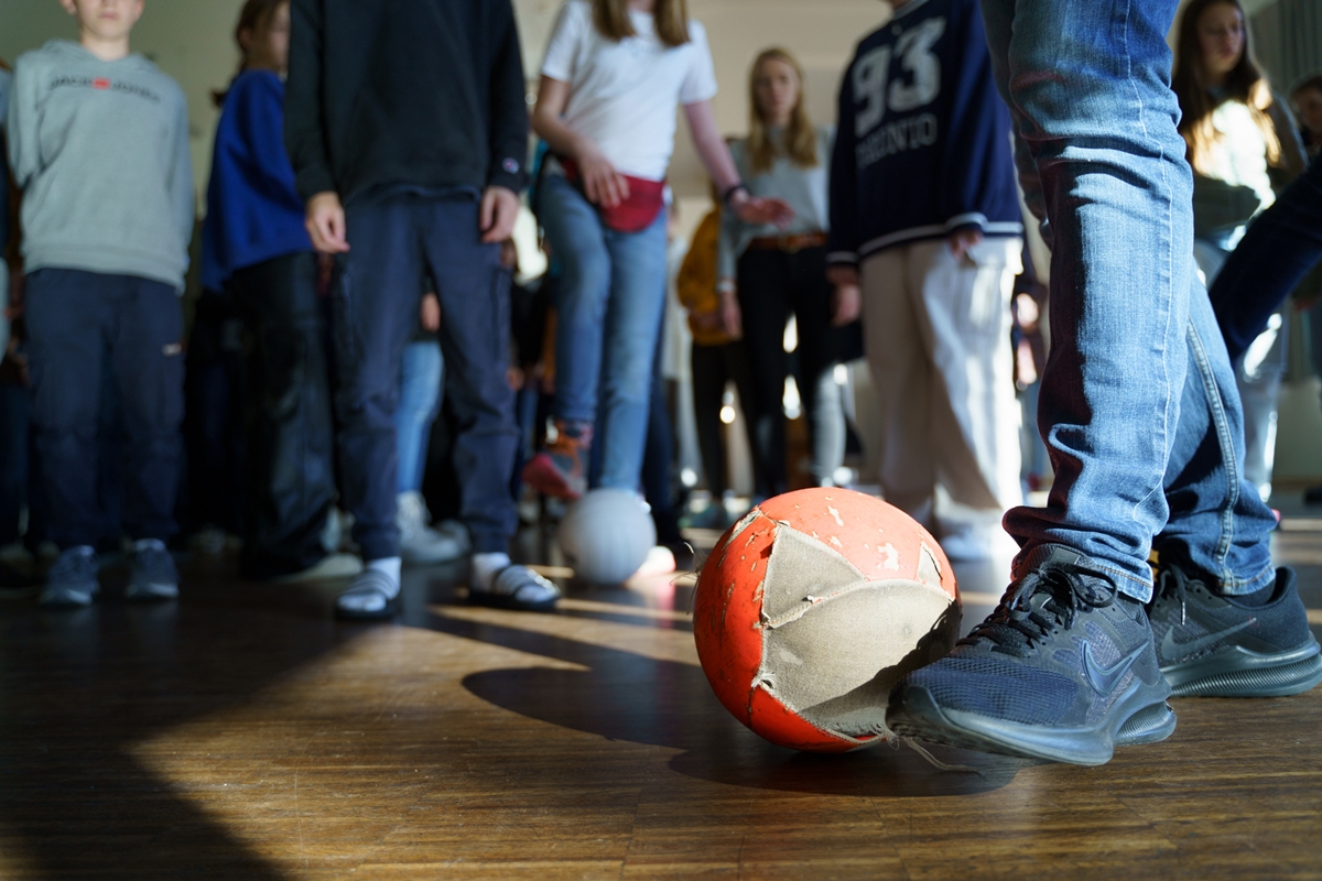 Fuball-WM: Jugendliche setzen Zeichen fr Menschenrechte
