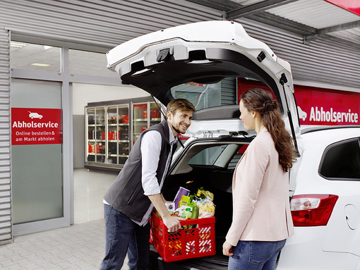 Die Bestellung online aufgeben und spter die Waren abholen: Das bietet der Rewe Center in Altenkirchen jetzt an. (Foto: Rewe)