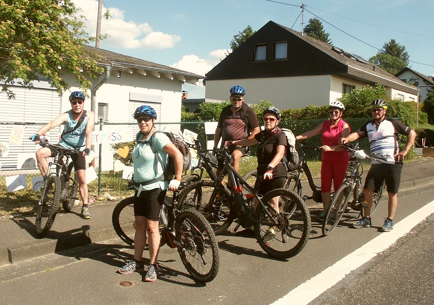 Radfahrer trafen sich auf der Kttingerhhe