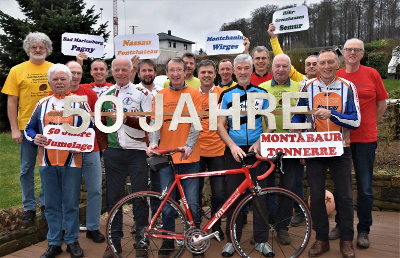 50 Jahre Stdtepartnerschaft wird auf dem Rennrad gefeiert