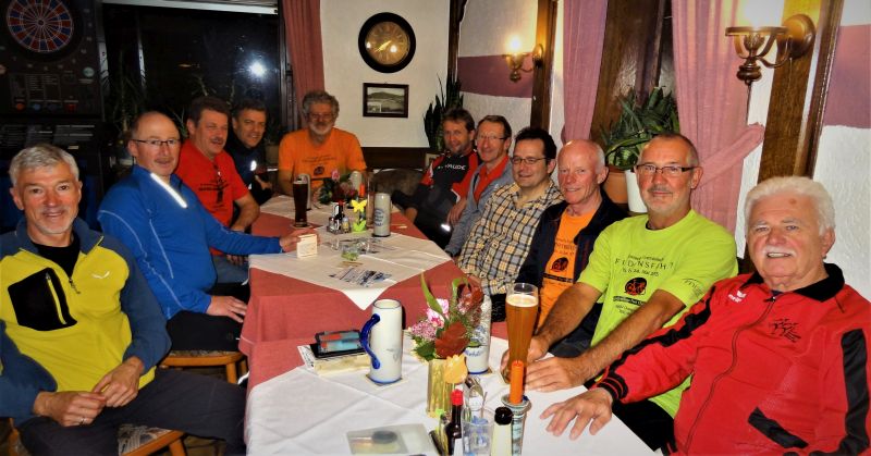 Beim regelmigen Radlerstammtisch im Gelbachtal an der Kreisgrenze zwischen WW und Rhein-Lahn wurde mit der Planung er groen MonTon-Rundfahrt 2020 begonnen. Foto: privat 