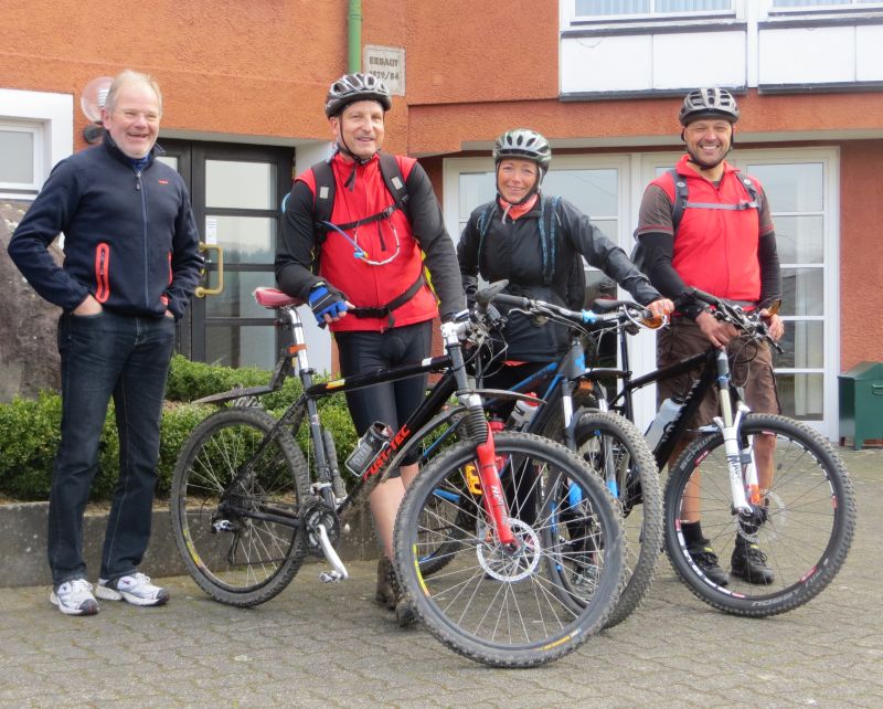 Freuen sich schon auf die Rad-Trilogie, die Rad-Guides des Kultur- und Verkehrsverein Limbach e.V. (KuV). Foto: Veranstalter