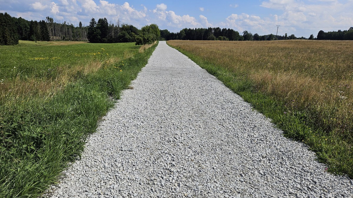 Pnktlich zur 500-Jahrfeier der Gemeinde Arnshfen wurden die Arbeiten fr den Ausbau des Radweges zwischen Arnshfen und Obersayn abgeschlossen. Foto: Kreisverwaltung / Markus Krebs