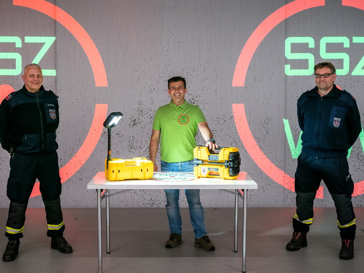 Die Feuerwehr der Stadt Ransbach-Baumbach hat zwei Pelilights als Spende bekommen. (Foto: Privat)