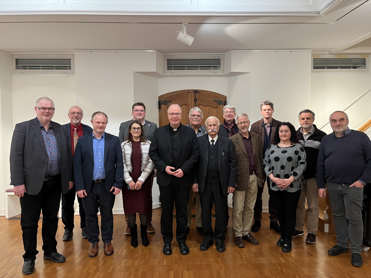 Interreligi�ser Dialog in Neuwied: Bischof Ackermann besucht Rat der Religionen