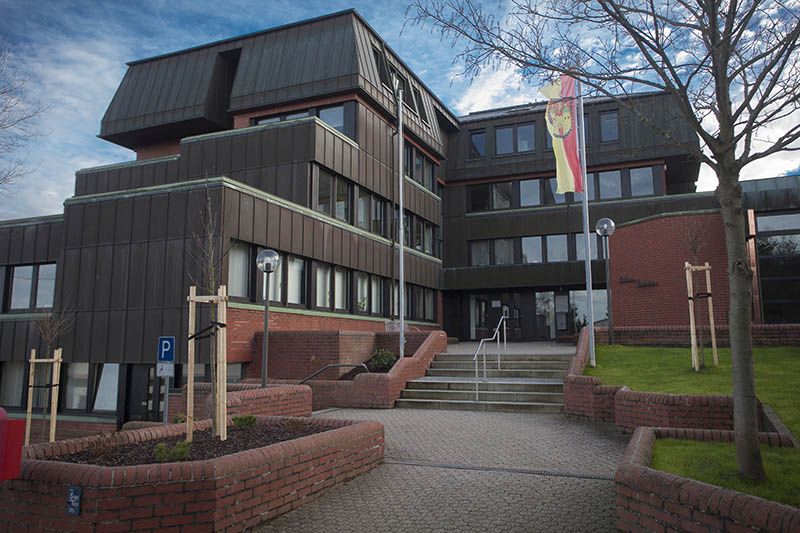 Symbolfoto: Rathaus der VG Hachenburg