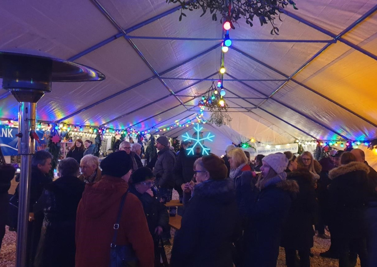 Die Organisatoren des Rheinbrohler Weihnachtsmarktes hoffen auf einen Erfolg wie hier im Jahr 2019. (Foto: Veranstalter)