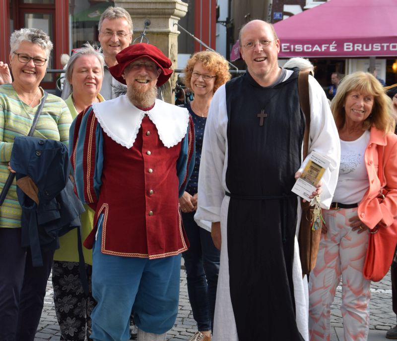 Durchschreiten wir dir Tr . ins 16. Jahrhundert. Reformationsgeschichtliche Stadtfhrung durch Hachenburg am Sonntag, den 3. September. Foto: G. Rustemeyer