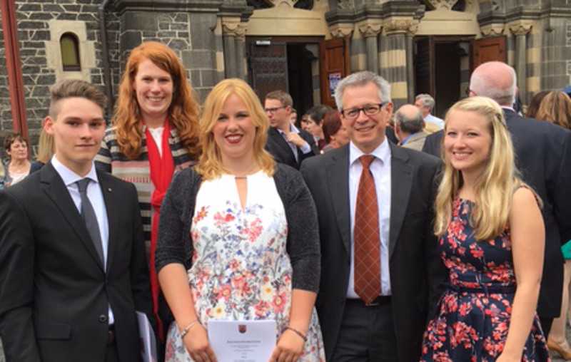 Von links: Marcel Wohlgemuth (Ausbildung zum Verwaltungswirt), Carina Schneider (Bachelorstudium Verwaltungsbetriebswirtschaft), Lisa-Marie Lubjuhn (Bachelorstudium Verwaltung), Oliver Khler (Ausbildungsbeauftragter), Ann-Kristin Schmitt (Bachelorstudium Verwaltung). Foto: Privat