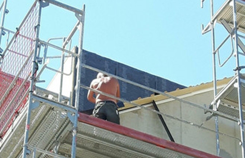 Arbeiten unter freiem Himmel erfordert bei hohen Temperaturen besondere Manahmen. Foto: SGD Nord