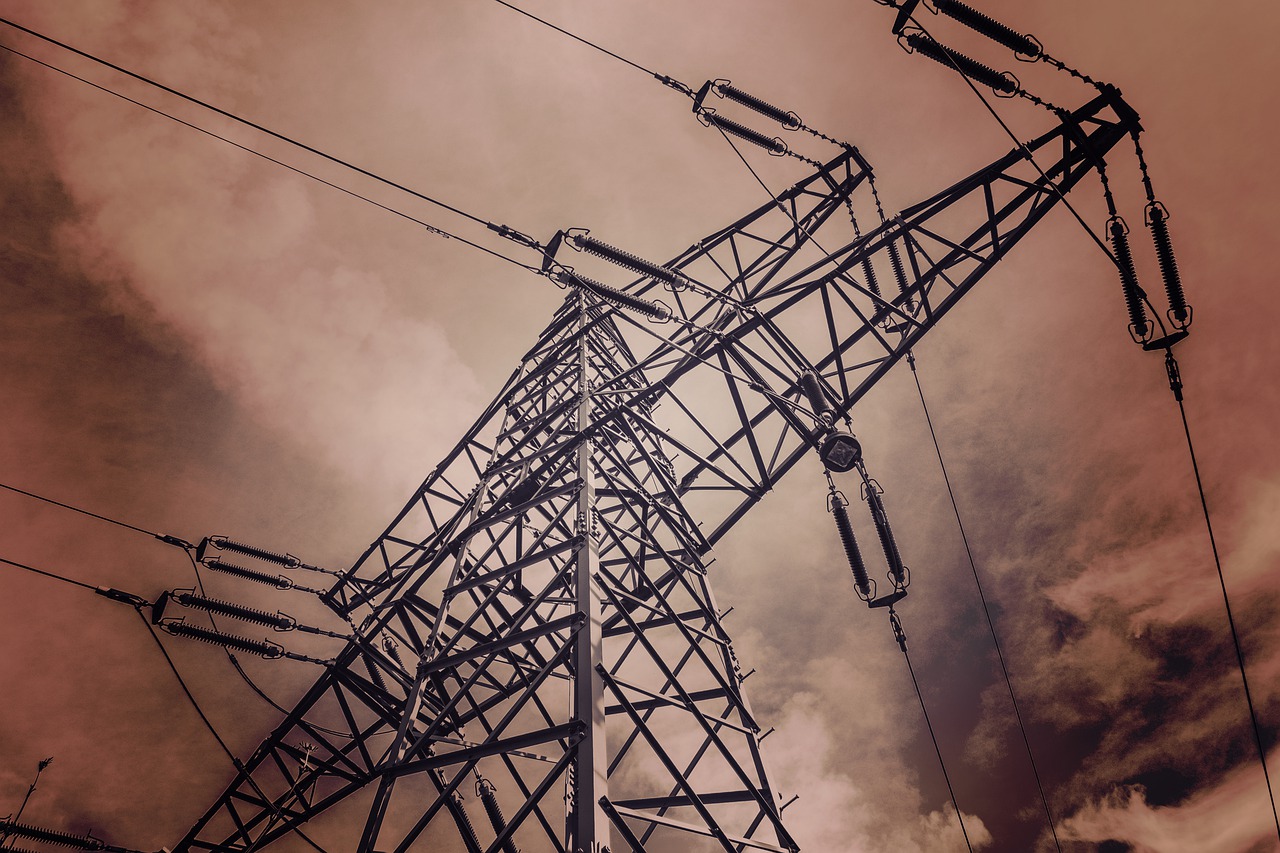 Warnung frs Katastrophengebiet: Gefahr vor freiliegenden Stromleitungen

