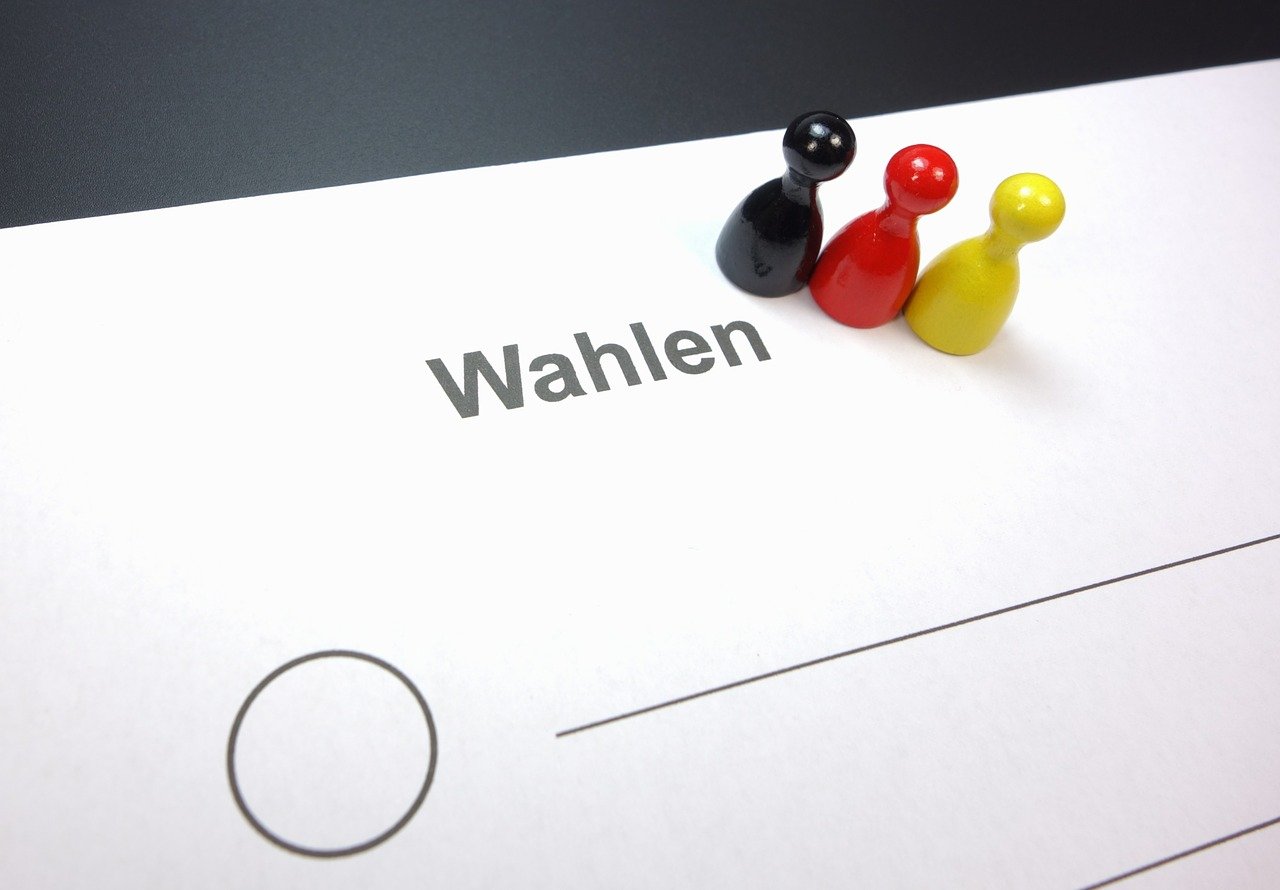 Wahlhelfende sind bei der Bundestagswahl gesetzlich unfallversichert
