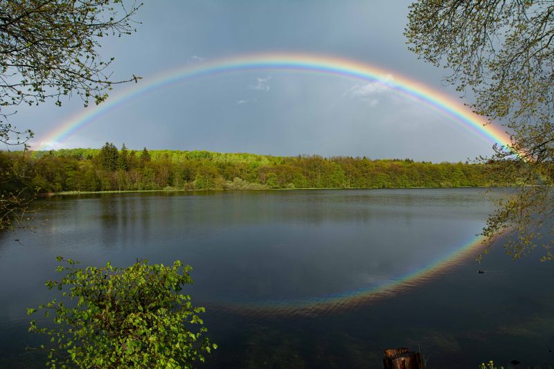 Regenbogen ber dem Dreifelder Weiher. Fotos: Marcel Weidenfeller