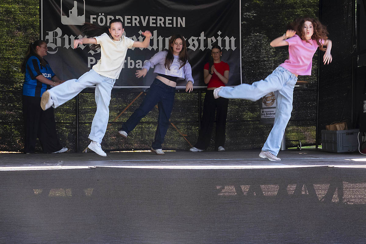 Auftritt der Hip-Hop-Gruppe. Fotos: Wolfgang Tischler und Michael F�hrer (2)