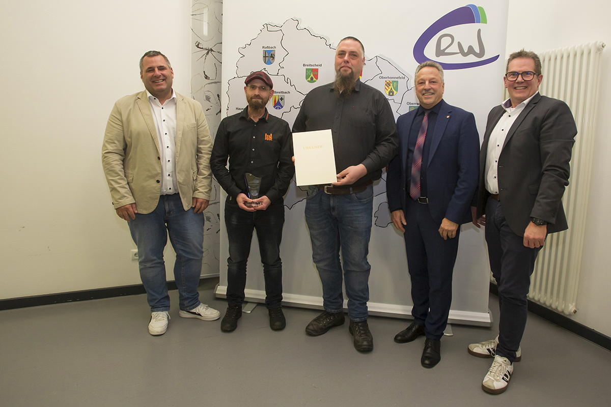 Eine Abordnung der Rockfreunde nahm den Preis entgegen. Foto: Wolfgang Tischler