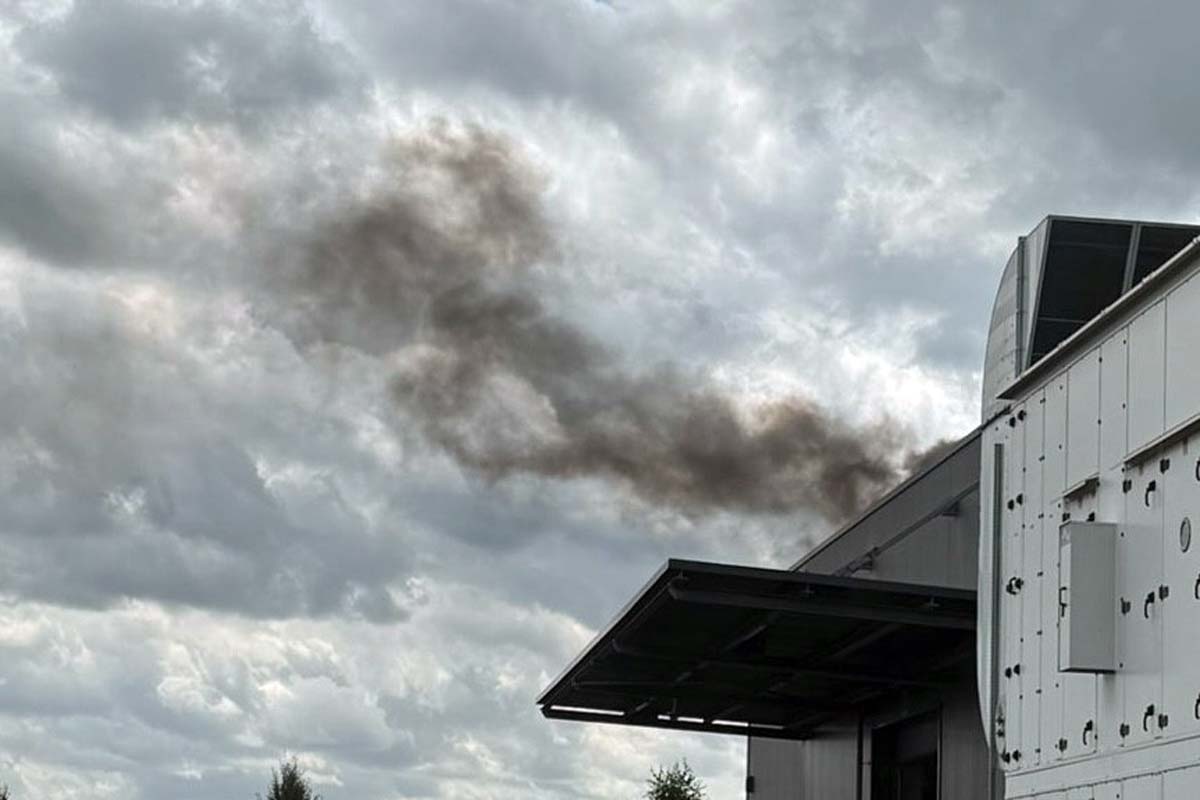 Die starke Rauchentwicklung war weithin zu sehen (Bilder: VG-Feuerwehr)